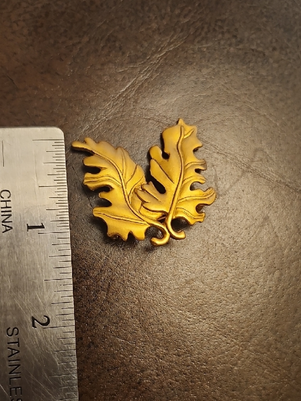 Gold-Tone Oak Leaf Pin Brooch - Picture 3 of 3